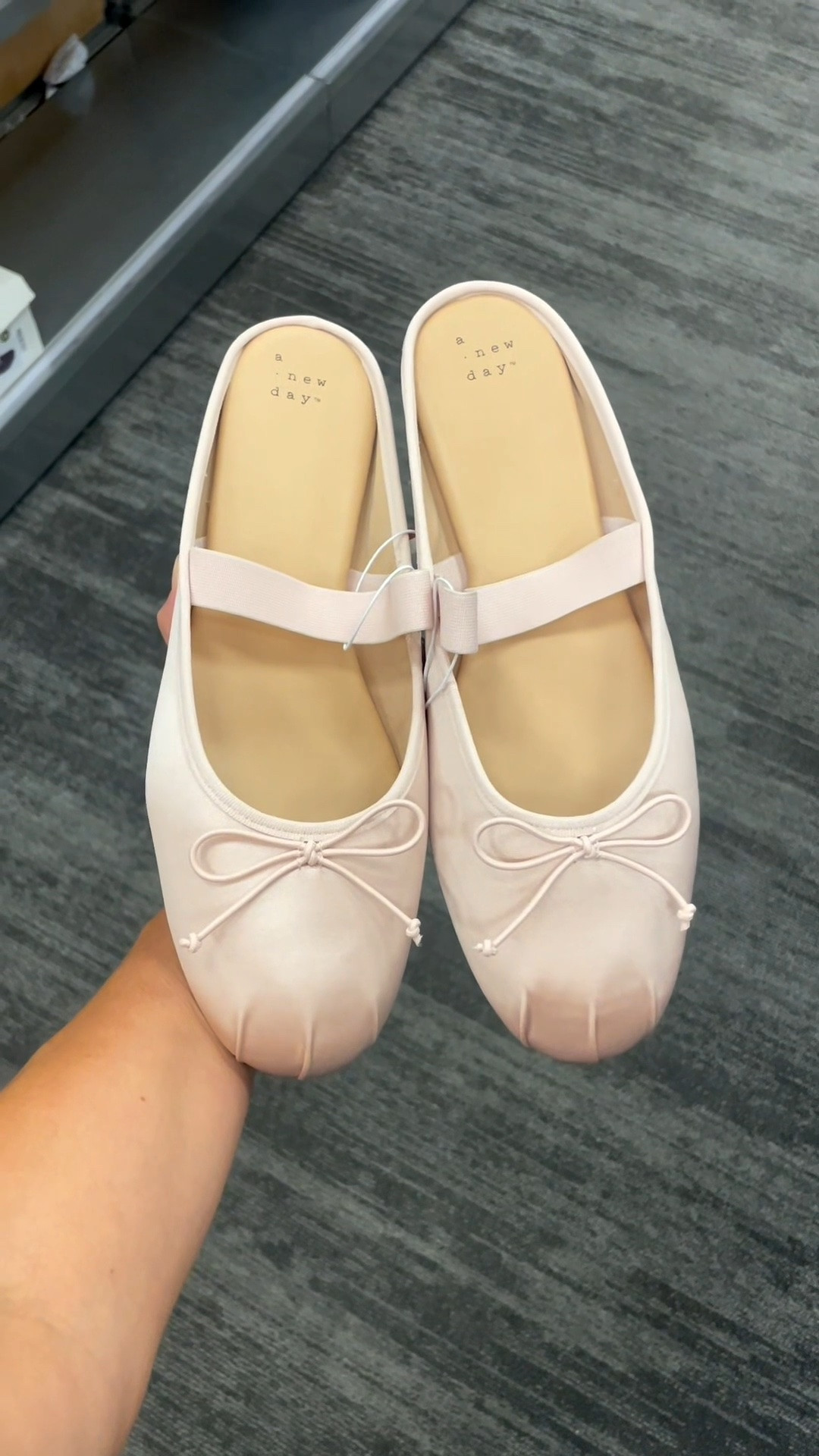 @Target fall shoes on sale you don’t want to miss 👢🍂 From the viral ballerina flats to boots that are perfect for pre-fall + fall outfits, these Target shoe finds are SO good.

And WAIT until you see the last sneakers 👀 They have that high-end designer look for a fraction of the price — the original pair sells for $400+! If you’re shopping for fall shoes, ballet flats, fall boots or designer-look sneakers, these are worth adding to your wishlist before they sell out.

💾 SAVE this for your fall shopping list
📲 SHARE with your shoe-loving bestie
🤍 FOLLOW for more Target finds, affordable fashion + fall outfit inspiration

#TargetFinds #TargetStyle #FallShoes #FallFashion #AffordableFashion

#LTKSeasonal #LTKSaleAlert #LTKootd