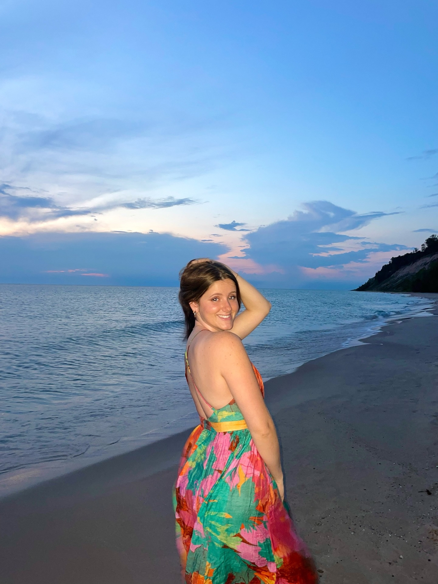 How is summer officially over tomorrow? 🌅🥹

Sunset flash photos… but the sunset never showed. 

📸: @katiescarlett22