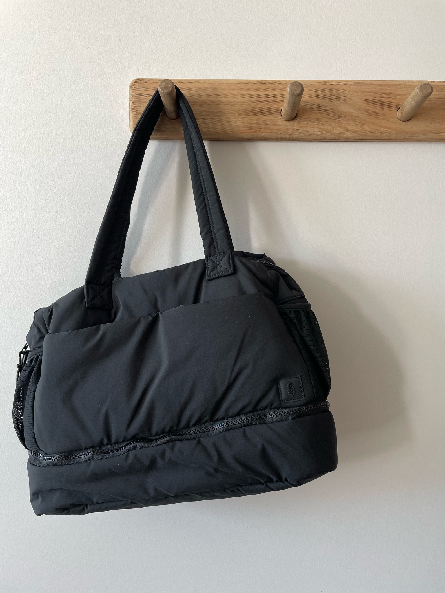 My new gym bag I’m OBSESSED with

Free people | travel | fitness 

#LTKtravel #LTKMostLoved #LTKfitness