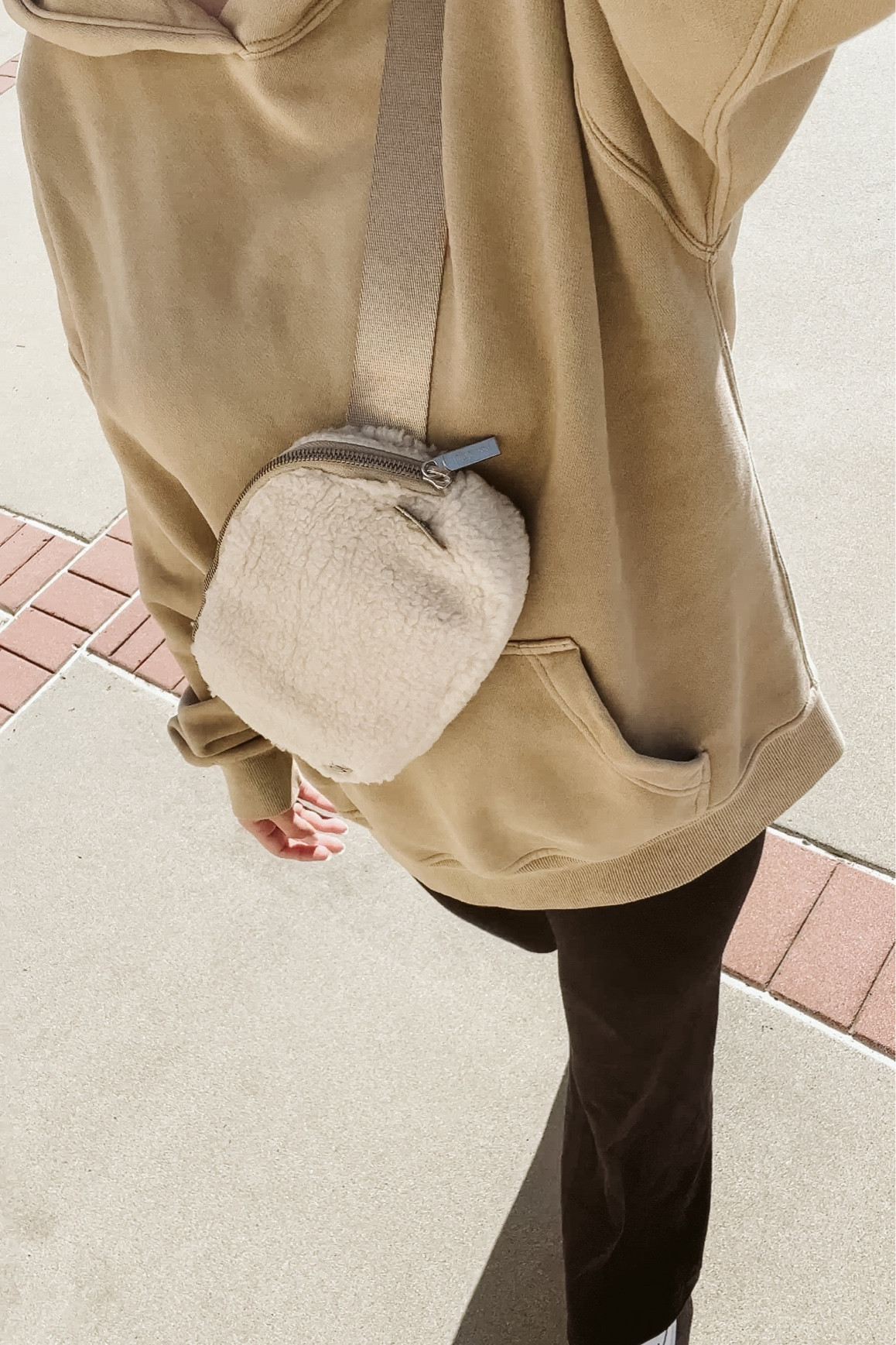 comfy, warm, neutral errand outfit inspo | sahm ootd | comfiest oversized hoodie | boyfriend hoodie | flare leggings

#LTKfit #LTKitbag