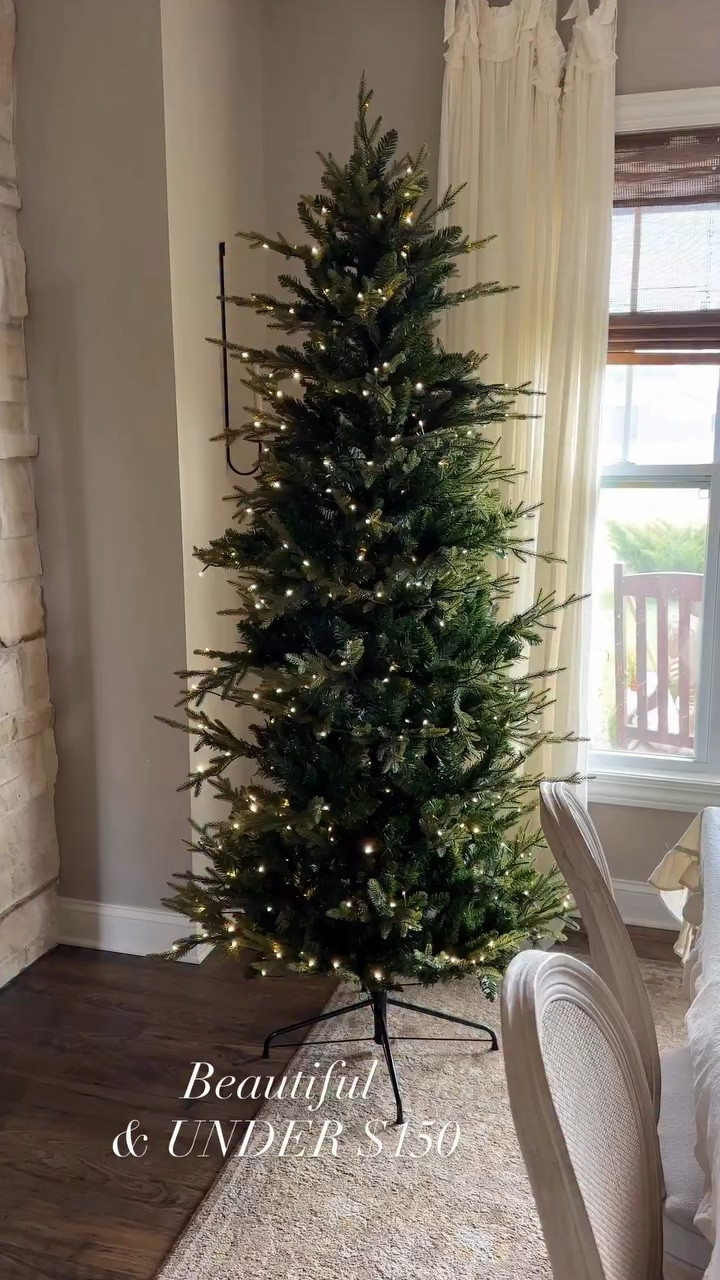 Love this @shareconn trees slim shape! 

This is the aspen slim noble fir that comes with colored lights option. They also sent me a pack of unique gold ornaments that made decorating easy! 

Discount code NEW20

#shareconn #shareconndecor #christmastree #christmas #amazonfinds #founditonamazon #myshareconnchristmas