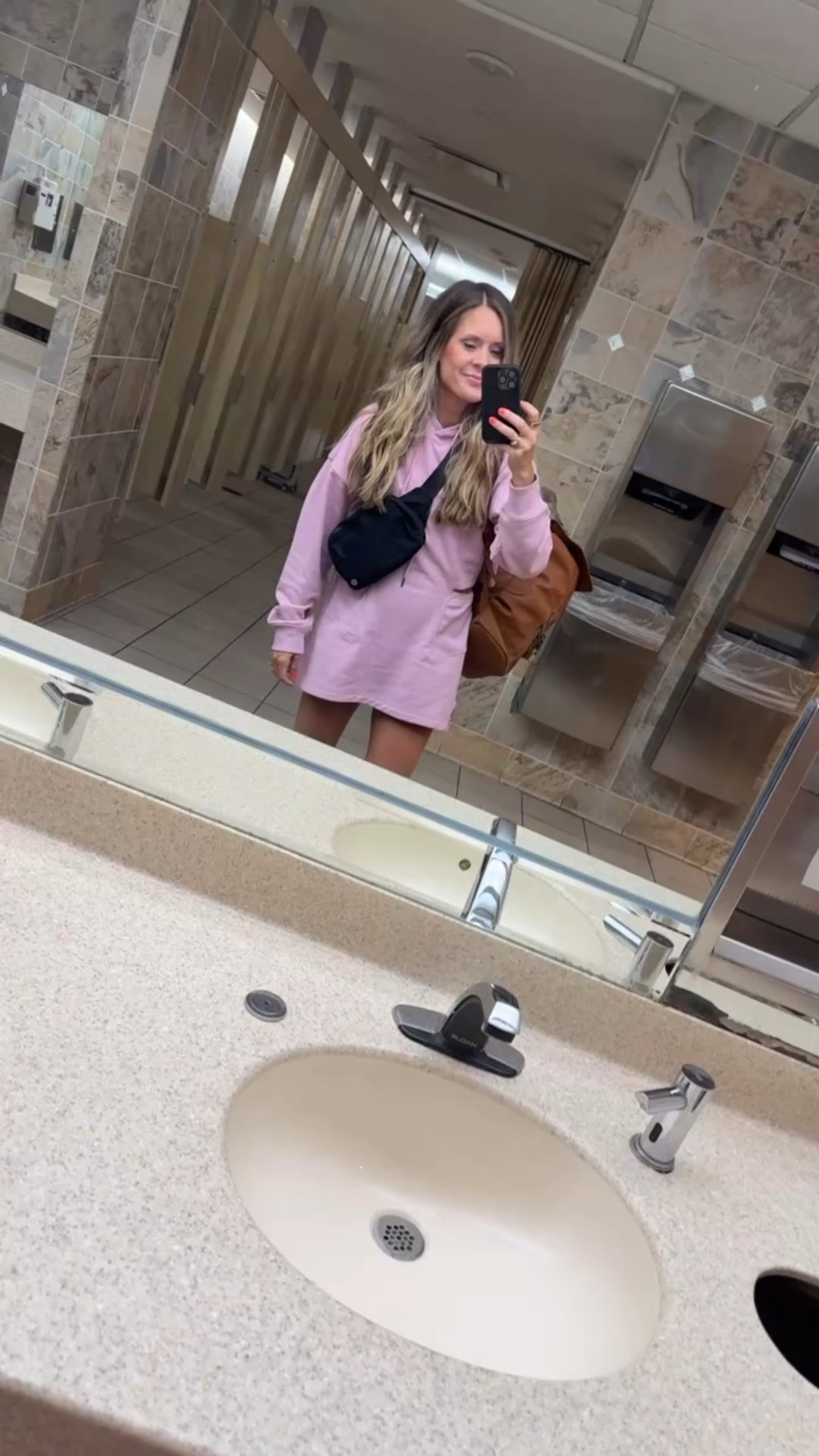 Travel fit 🫶🏻

#LTKShoeCrush #LTKActive #LTKStyleTip