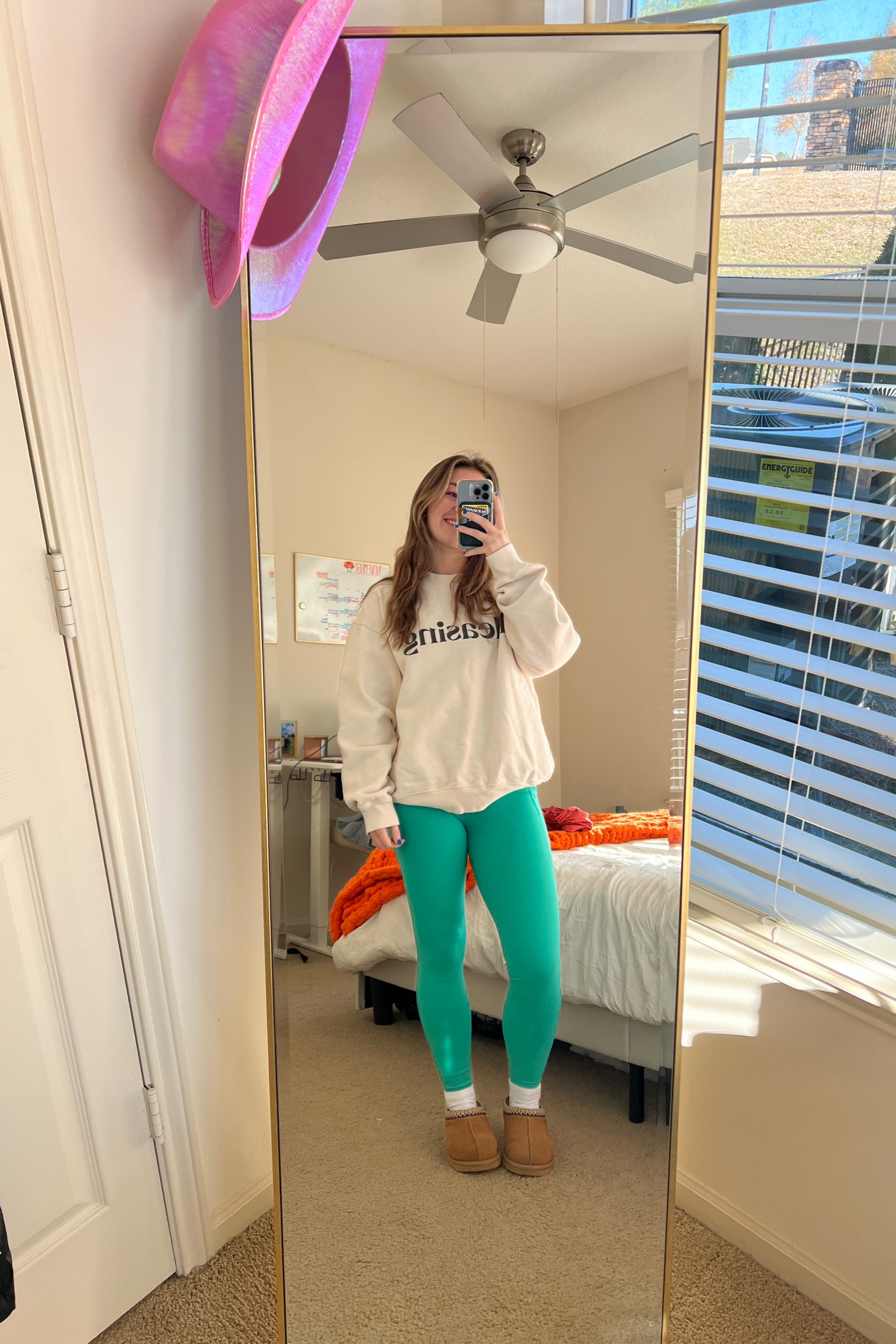 love this green with a cream pullover🍵🐚

top: pleasing 
bottoms: lululemon 
shoes: uggs

#LTKStyleTip #LTKWatchNow #LTKHoliday