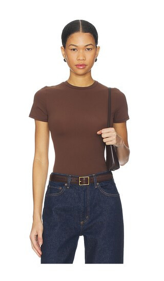 SKIMS Fits Everybody Short Sleeve T-shirt in Brown. - size XS | Revolve Clothing (Global)
