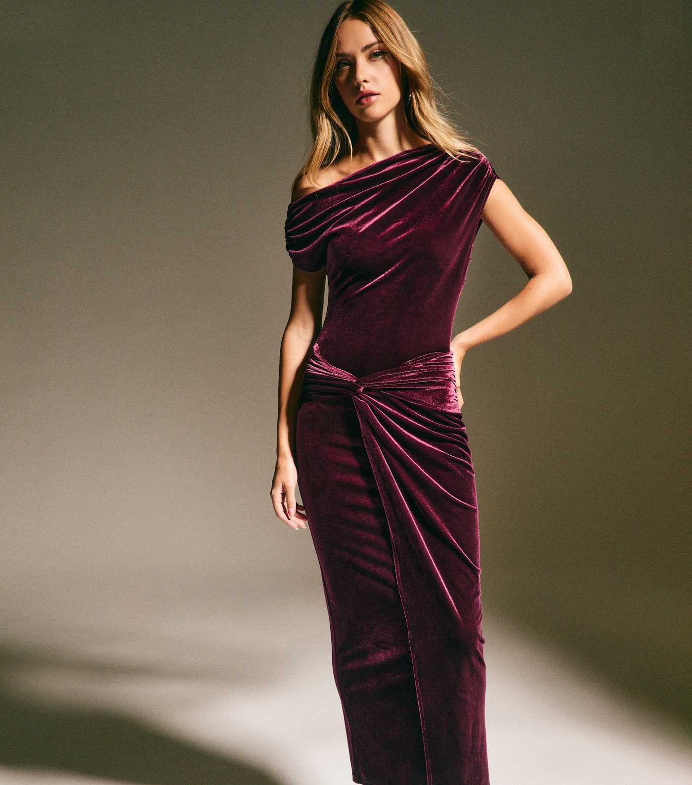 Dark Burgundy Velvet Off The Shoulder Midaxi Dress | New Look | New Look (UK)