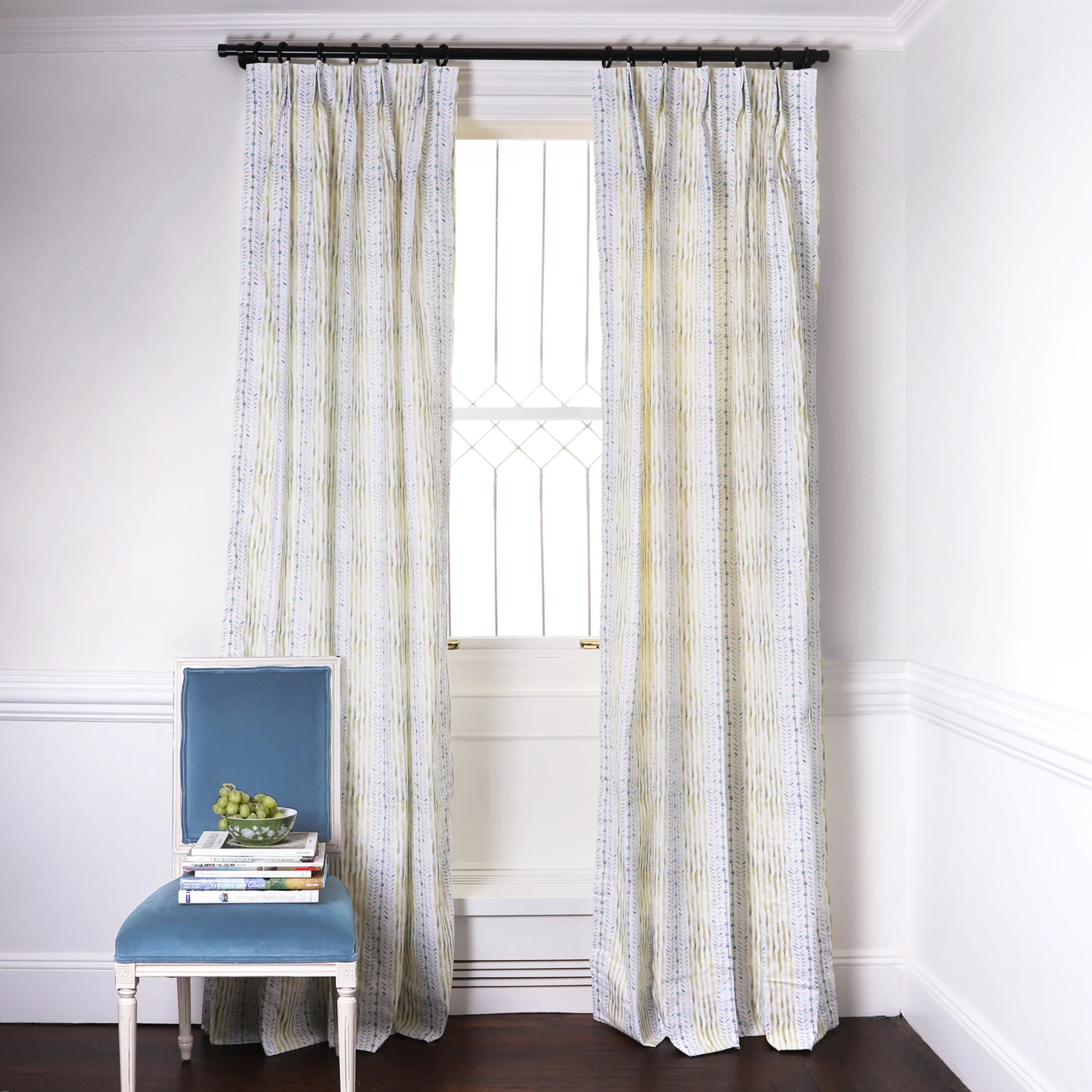Julia
                Custom Curtain | Pepper