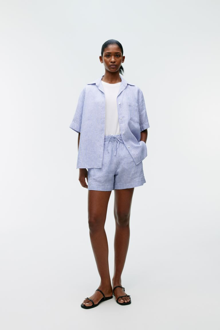 Linen Shorts - Regular waist - Short - White/Blue - Ladies | H&M GB | H&M (UK, MY, IN, SG, PH, TW, HK)