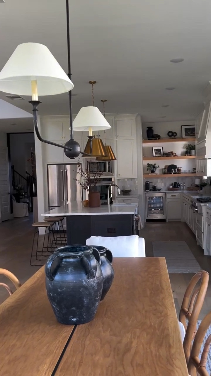 The gworls are sharing Christmas decor, and I’m finally putting out a few simple fall decor pieces!

Better late than never, right!

My island is our drop zone, so I had to tidy it up before the fall styling could happen!! 

Are you still savoring the fall vibes or are you chomping at the bit to pull out your Christmas decor?
.
#falldecorating #simplefalldecor #stylingmyseasons #seasonaldecor #interiorstylingtips #designmadeeasy #openkitchen #whitekitchendesign #kitchenkove #kitchenstyling