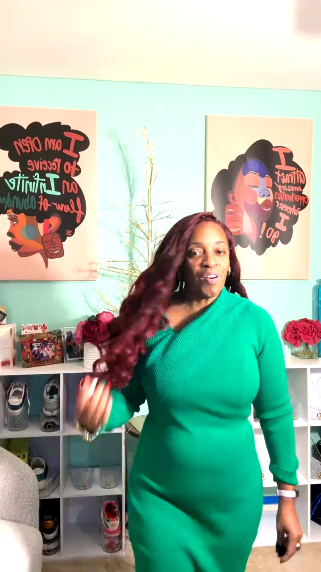 Today’s OOTD is the Green Machine 💚 and she understood the assignment.
Bold, confident, and turning heads without even trying. This is the kind of outfit that says yes, I showed up on purpose.

If you love a look that does the talking for you—this one’s it.

#LTKootd #LTKmomlife #LTKgrwm