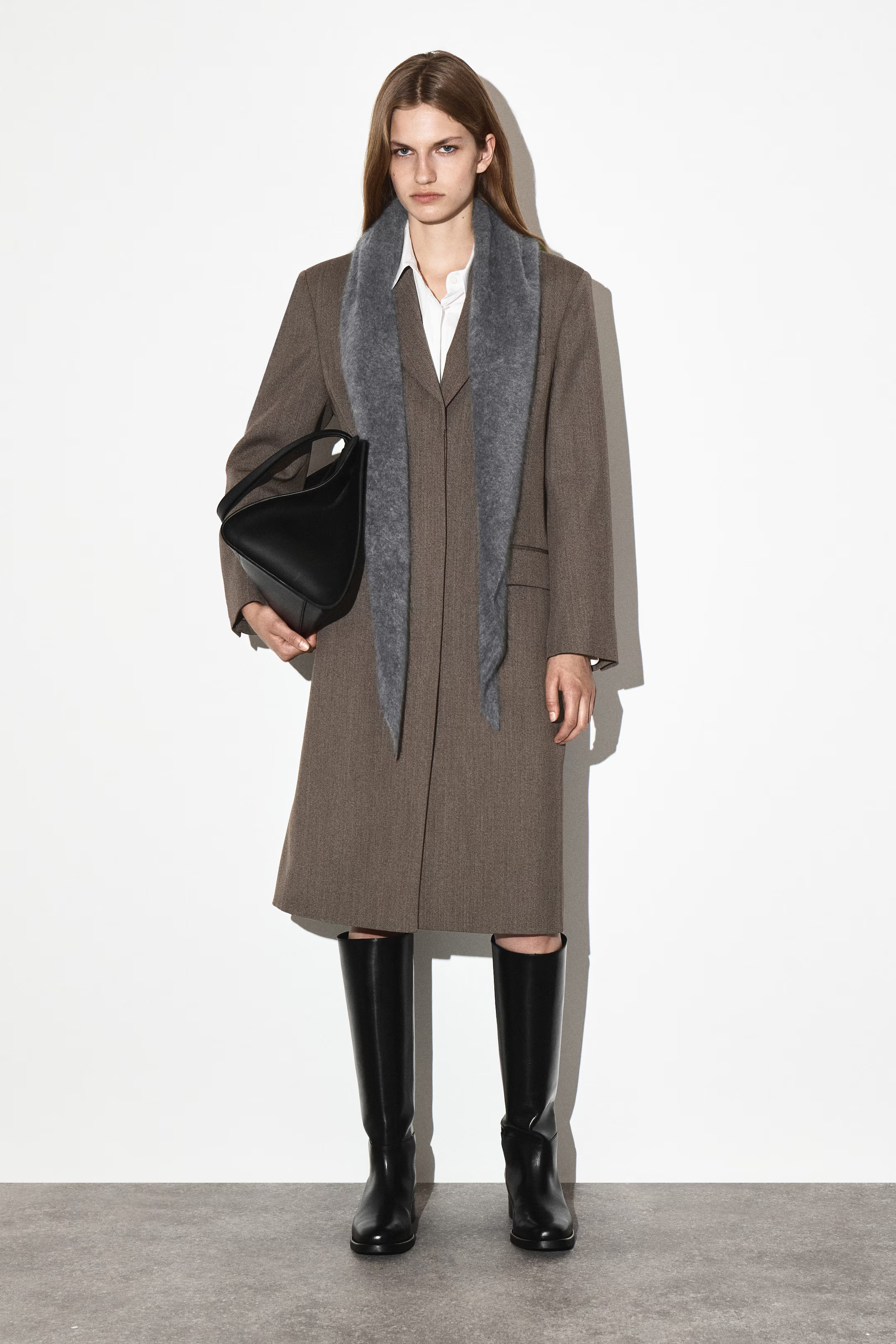 BRUSHED-CASHMERE TRIANGLE SCARF - DARK GRAY | COS | COS (EU)