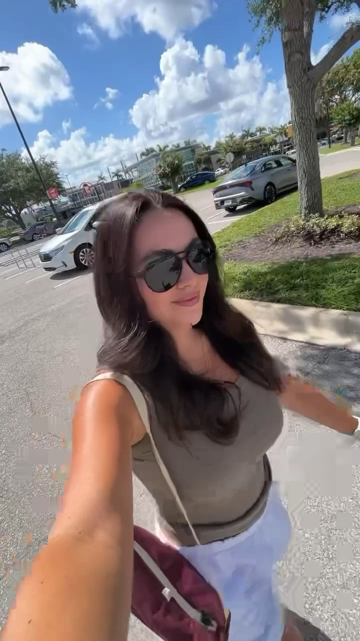 #AD Walked into @Target for just one thing and walked out with the best mascara of my life. The @lorealparis Telescopic Original gives instant length & zero clumps. Such a classic in my routine! #LOrealParisPartner #LOrealParisMakeup #LOrealTelescopic #TargetPartner #Target

#LTKBeauty #LTKStyleTip