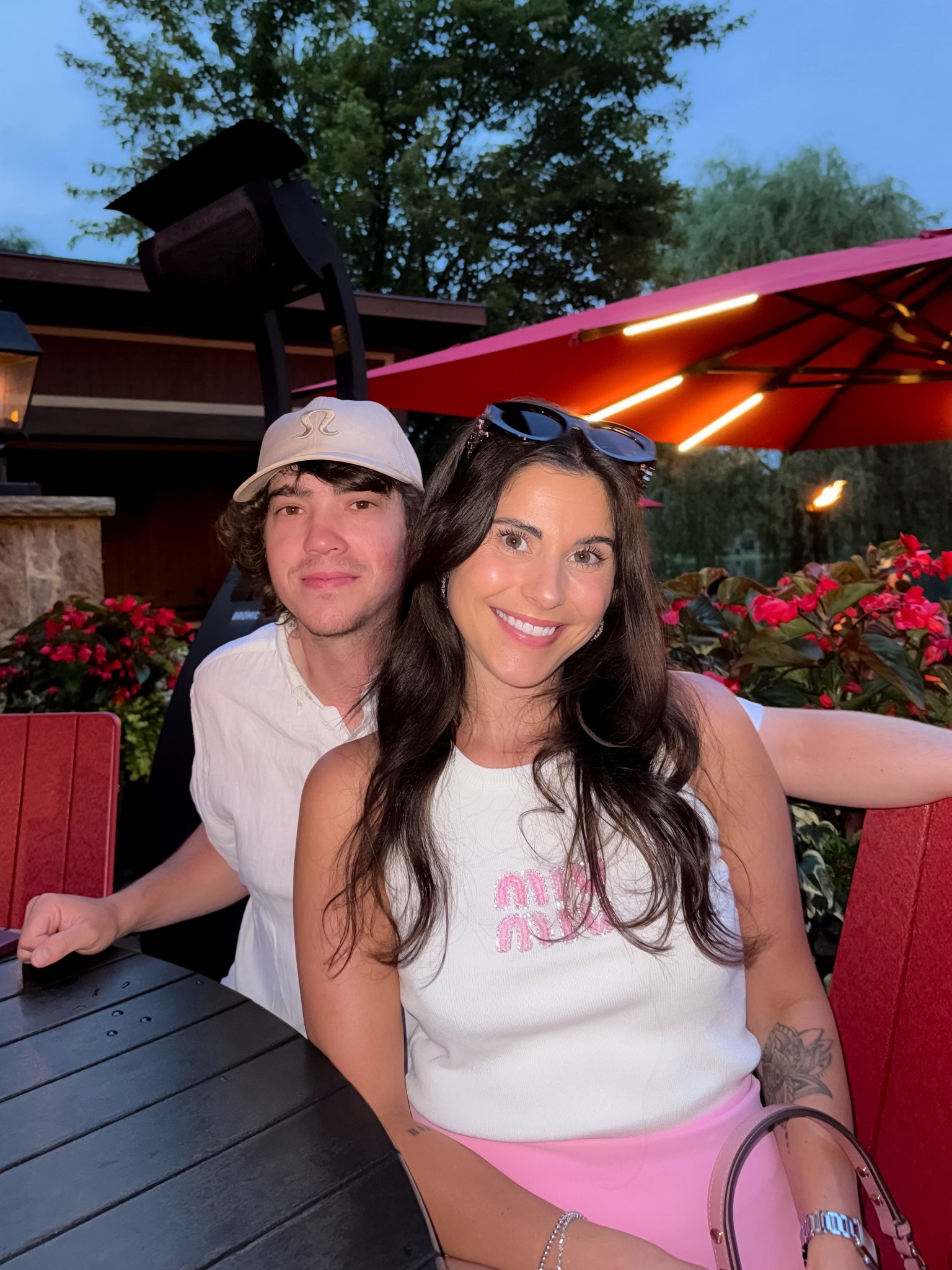 Summer style 💕

Miumiu, skirt, Dillards, Gianni Bini, Tory Burch, knit tank, purse, shorts, men’s fashion, linen shirt, sneakers, sandals, heals, sunglasses, lululemon, baseball hat, summer, under 100, designer, shoes, dupe, style, sweet Caroline collection, date night, night out, dinner outfit, patio, outfit

#LTKFindsUnder100 #LTKSummerEdit #LTKStyleTip