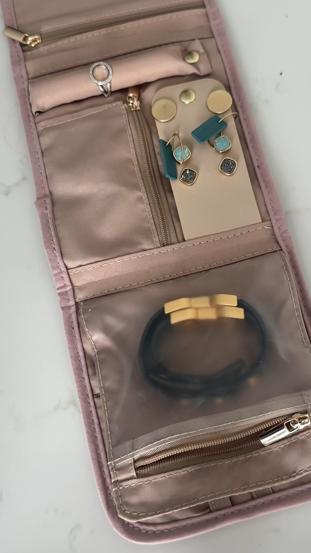 Any other type A packers out there?! 

#jewelryorganizer #packing #packingtips #packwithme #bagsmart 

#LTKSummerSales