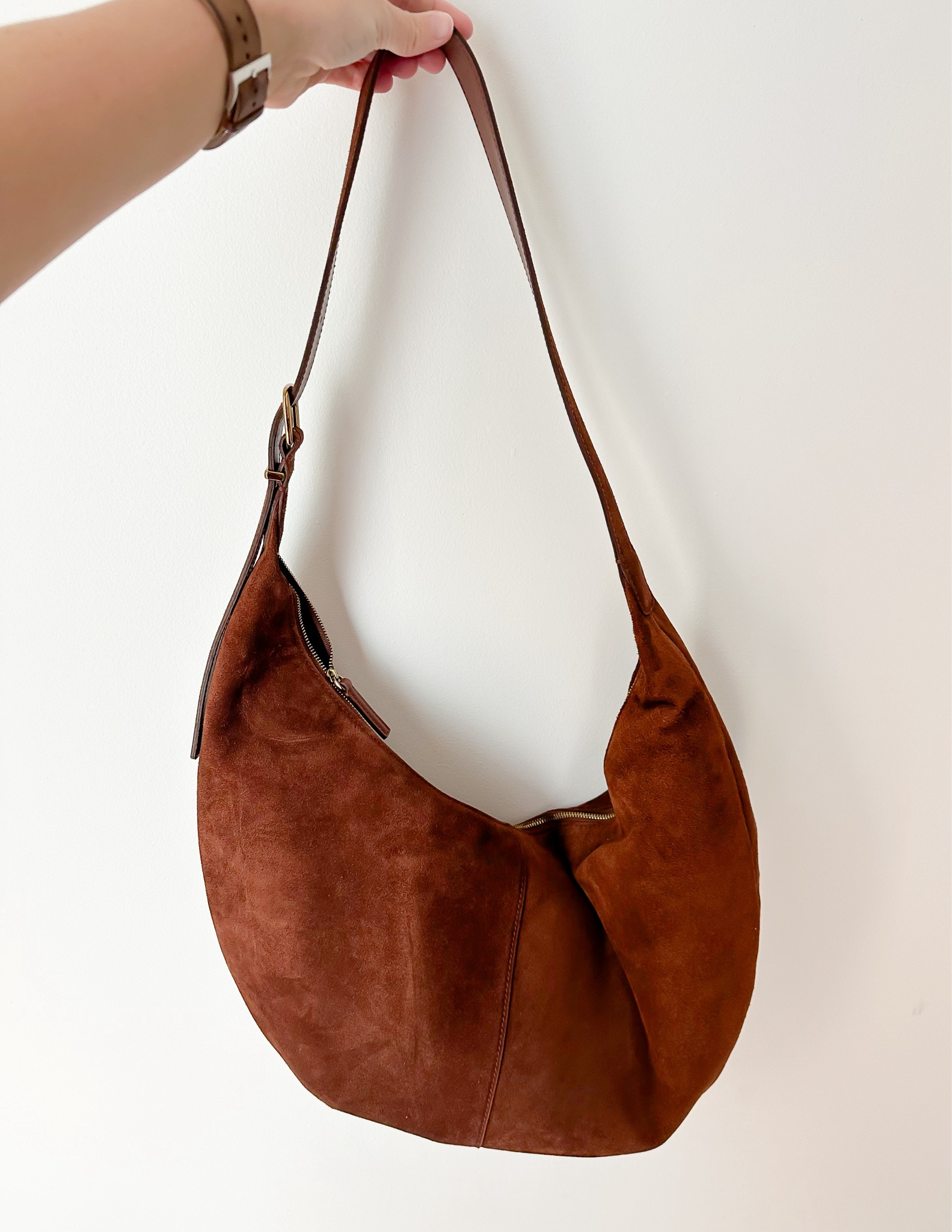 Suede bag

Fall trends, fall outfit

#LTKSeasonal #LTKItBag #LTKWorkwear