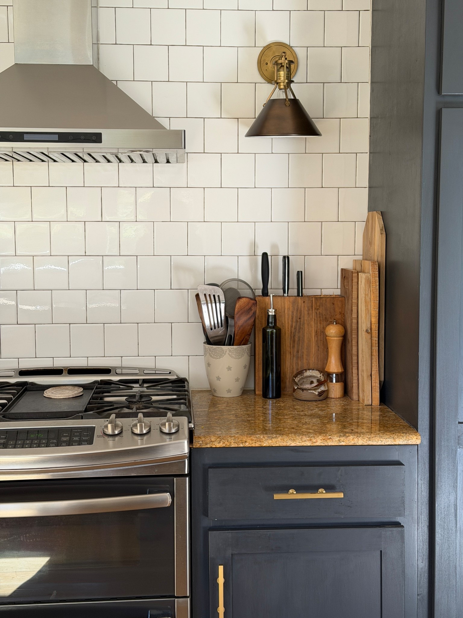 Kitchen styling but make it functional. 

#LTKHome #LTKStyleTip #LTKstorytime