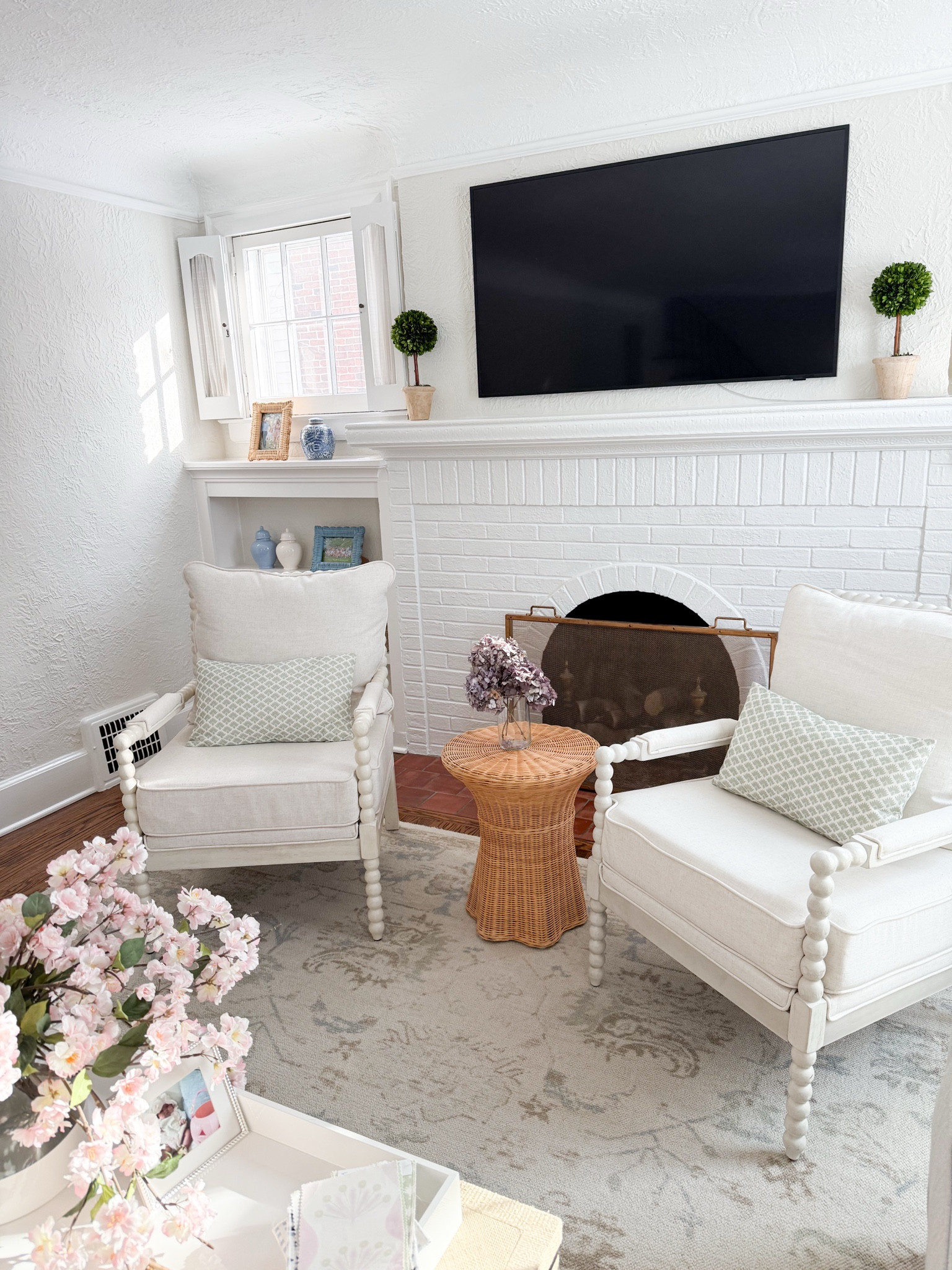 New pillows in our living room 

#LTKHome #LTKFindsUnder50