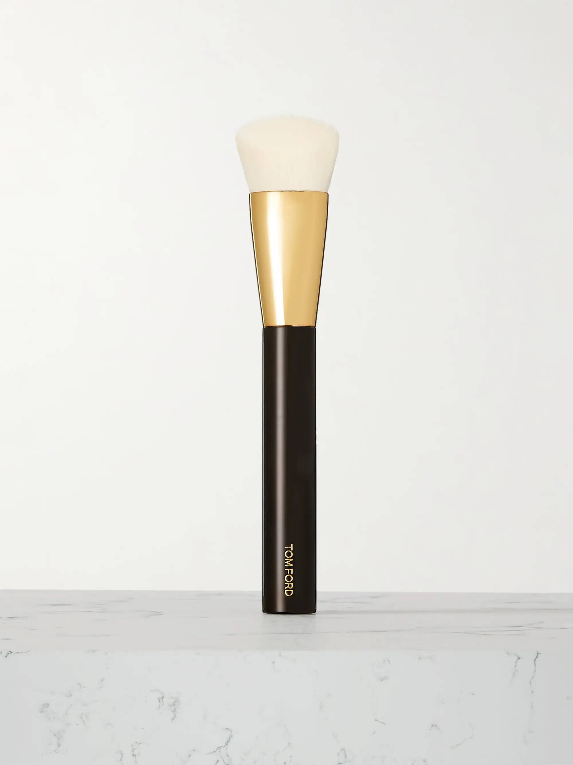 Shade and Illuminate Foundation Brush | NET-A-PORTER (US)