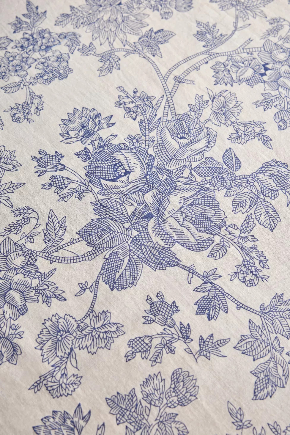 Printed Pattern Ruffle Edge Tablecloth | Urban Outfitters (US and RoW)