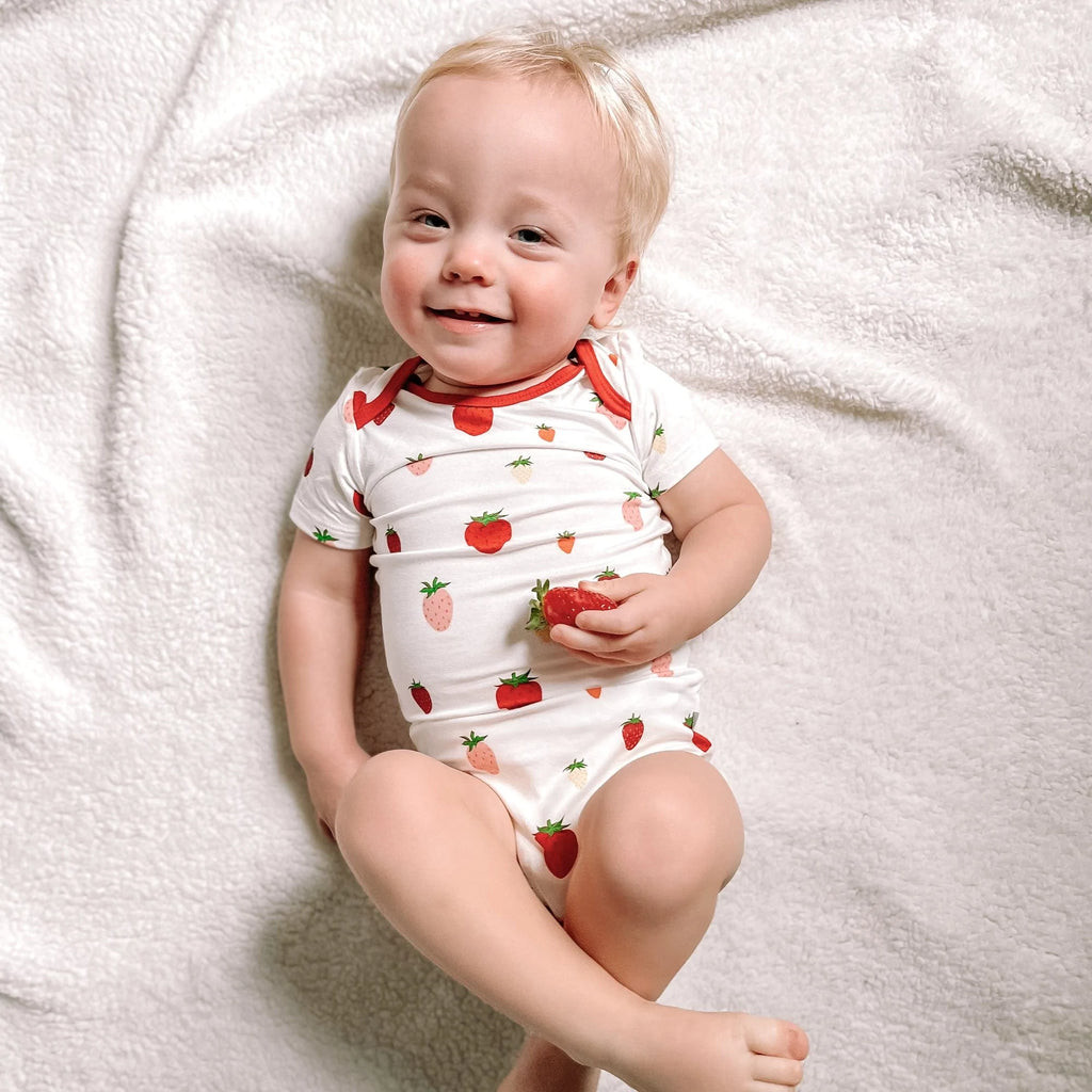 Bodysuit in Strawberry | Kyte BABY