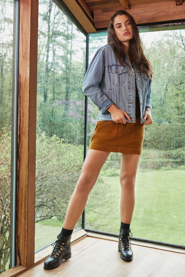 Levi’s Ex-Boyfriend Denim Trucker Jacket | Urban Outfitters US