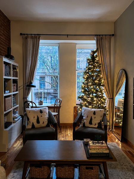our first christmas in the brownstone - so excited to finally have room for a tree! 

#LTKhome #LTKHoliday #LTKSeasonal