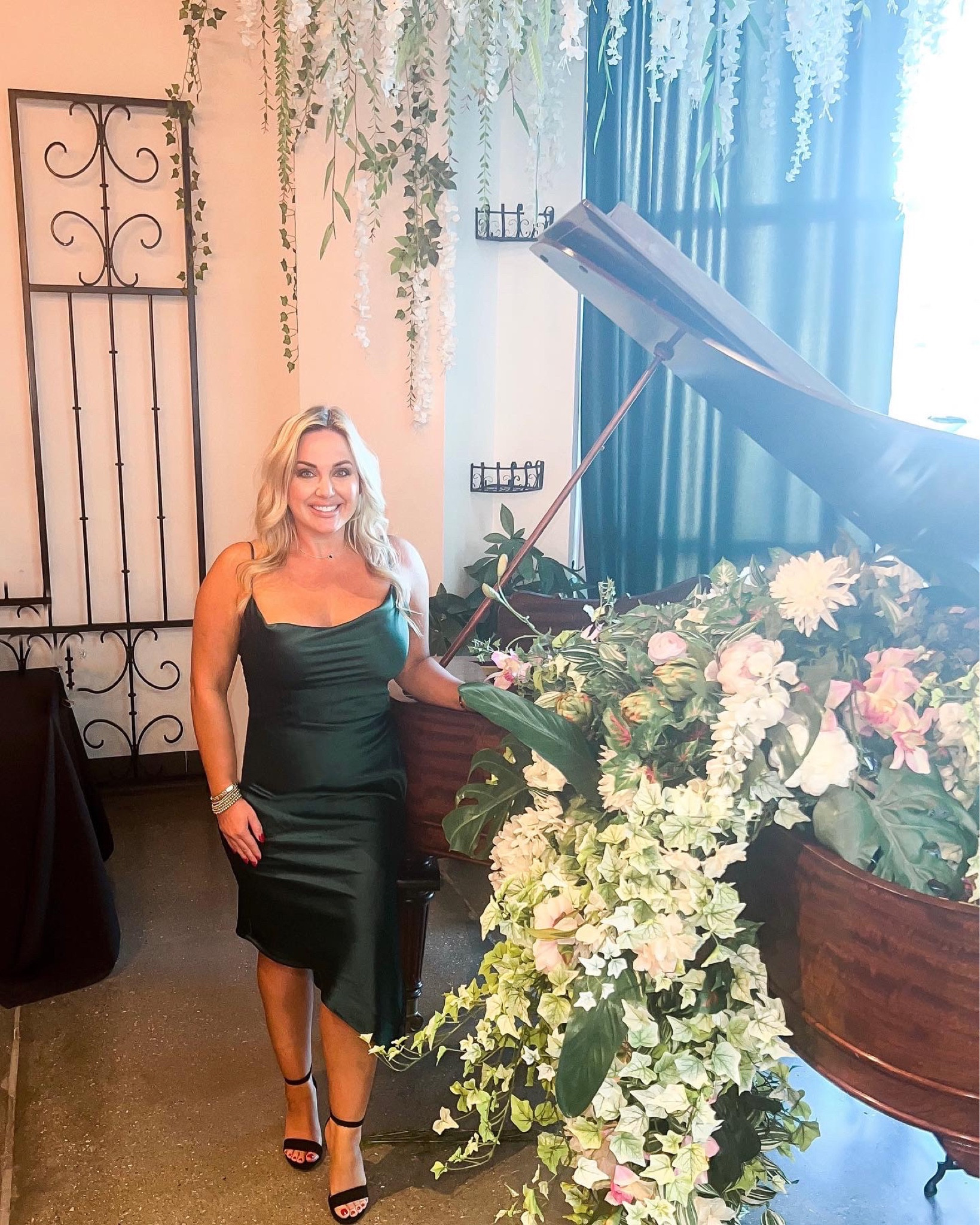 My dress is petal & pup, wearing size 2!

#LTKstyletip #LTKunder100 #LTKSeasonal