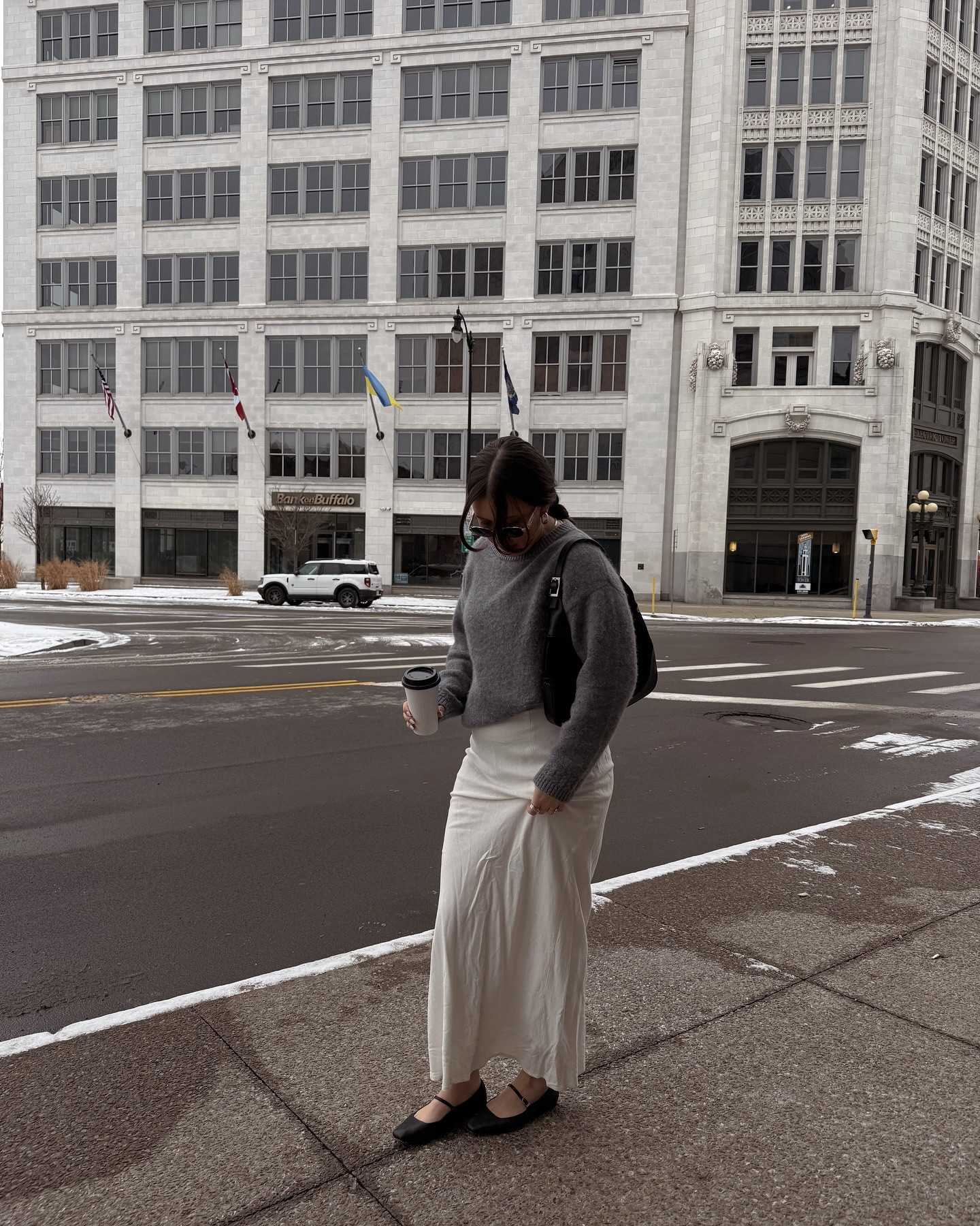 pretending I’m not cold hbu

#winterstyle #effortlesschic #outfitinspiration