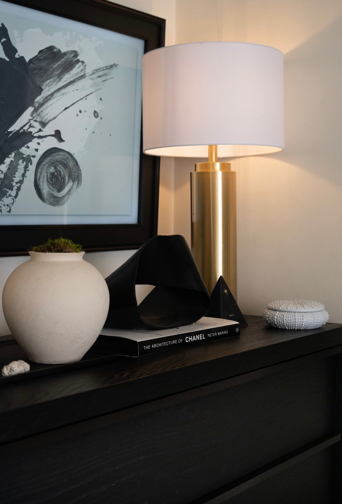 Iconic pieces don’t have to scream — they just show up and steal the scene.

These Wayfair finds are giving designer-level drama in the best way: sculptural silhouettes, bold contrast, rich texture, and that “where did you GET that?!” energy. The kind of decor that makes a room feel calm… but unforgettable.

#ad #wayfair #wayfairpartner @wayfair


#LTKHome #LTKdayinmylife #LTKmomlife