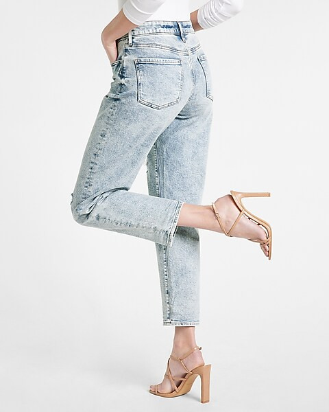 Mid Rise Light Wash Ripped Boyfriend Jeans | Express