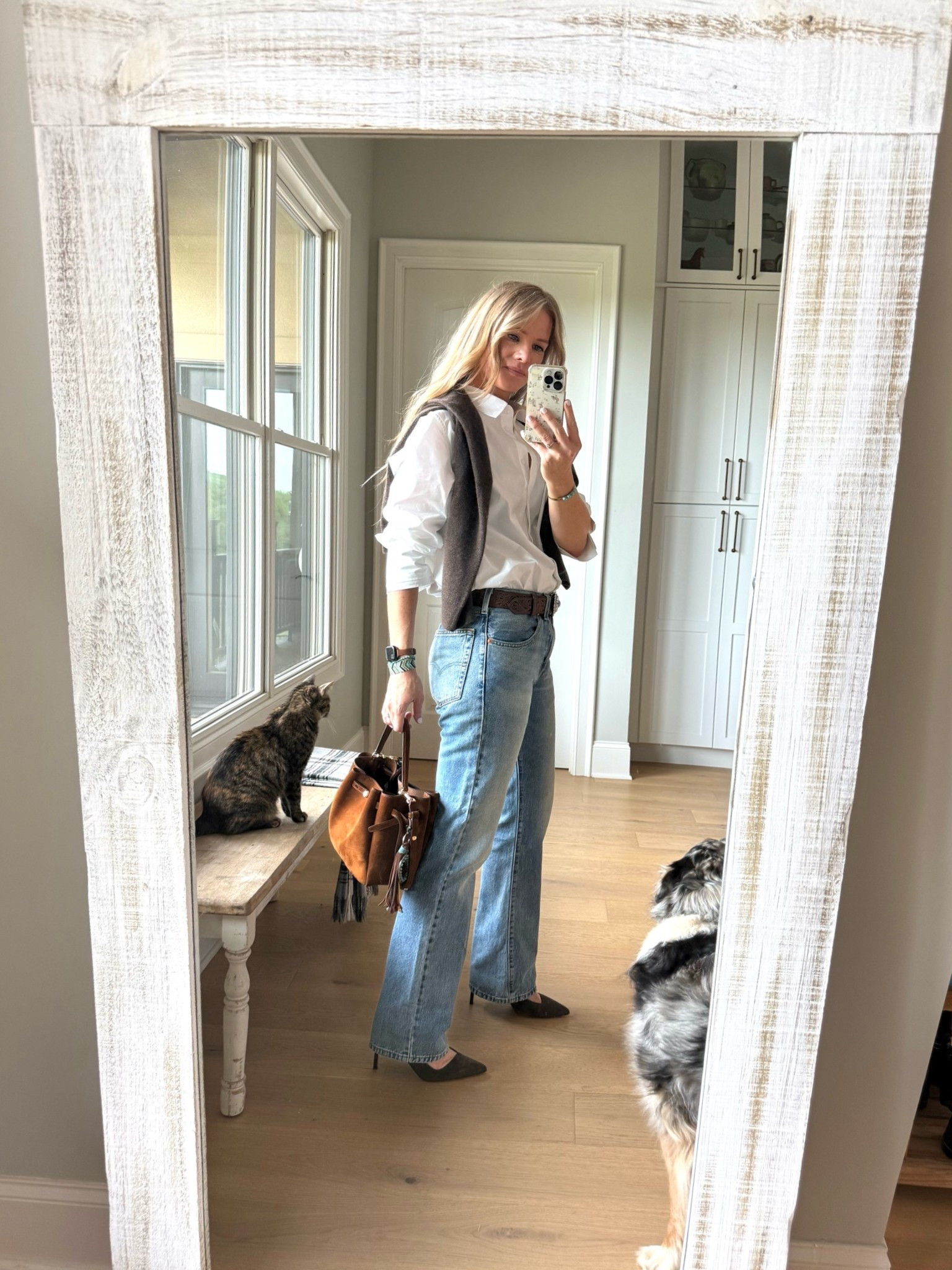Date night jeans outfit

Size reference 5’ 9” 140 lbs

White button up - large for oversized fit 
(VB x Gap collab)

Cashmere sweater - medium

Levi jeans - 32 x 34



Western style. Levi’s 517 bootcut jeans. Classic style. Vintage look. Jeans and heels outfit. Levi jeans outfits.

#LTKTall #LTKOver40 #LTKootd