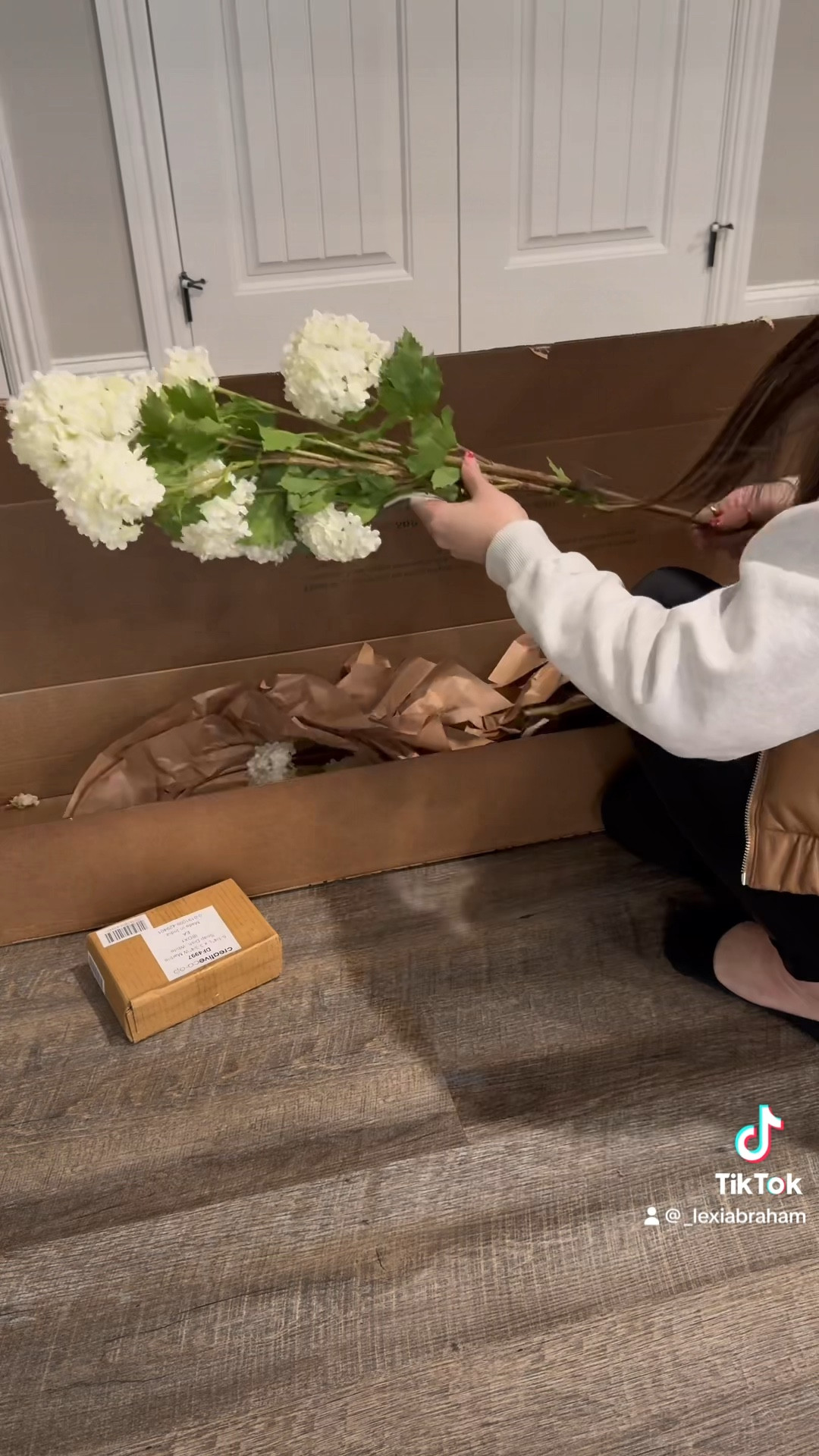 Tiktokafloral, afloral, faux spring stems, spring vase styling

#LTKSeasonal #LTKhome #LTKstyletip