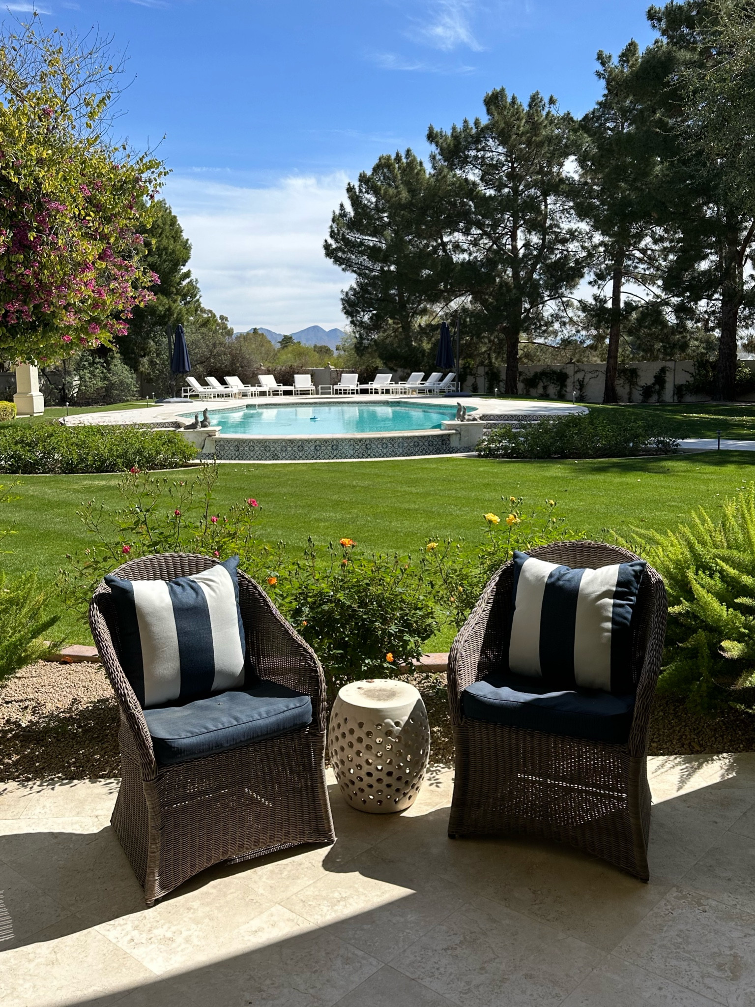 While shopping for the pool towels, I also got these cutie little pillows. That’s all ☀️

#LTKfindsunder100 #LTKstyletip #LTKhome