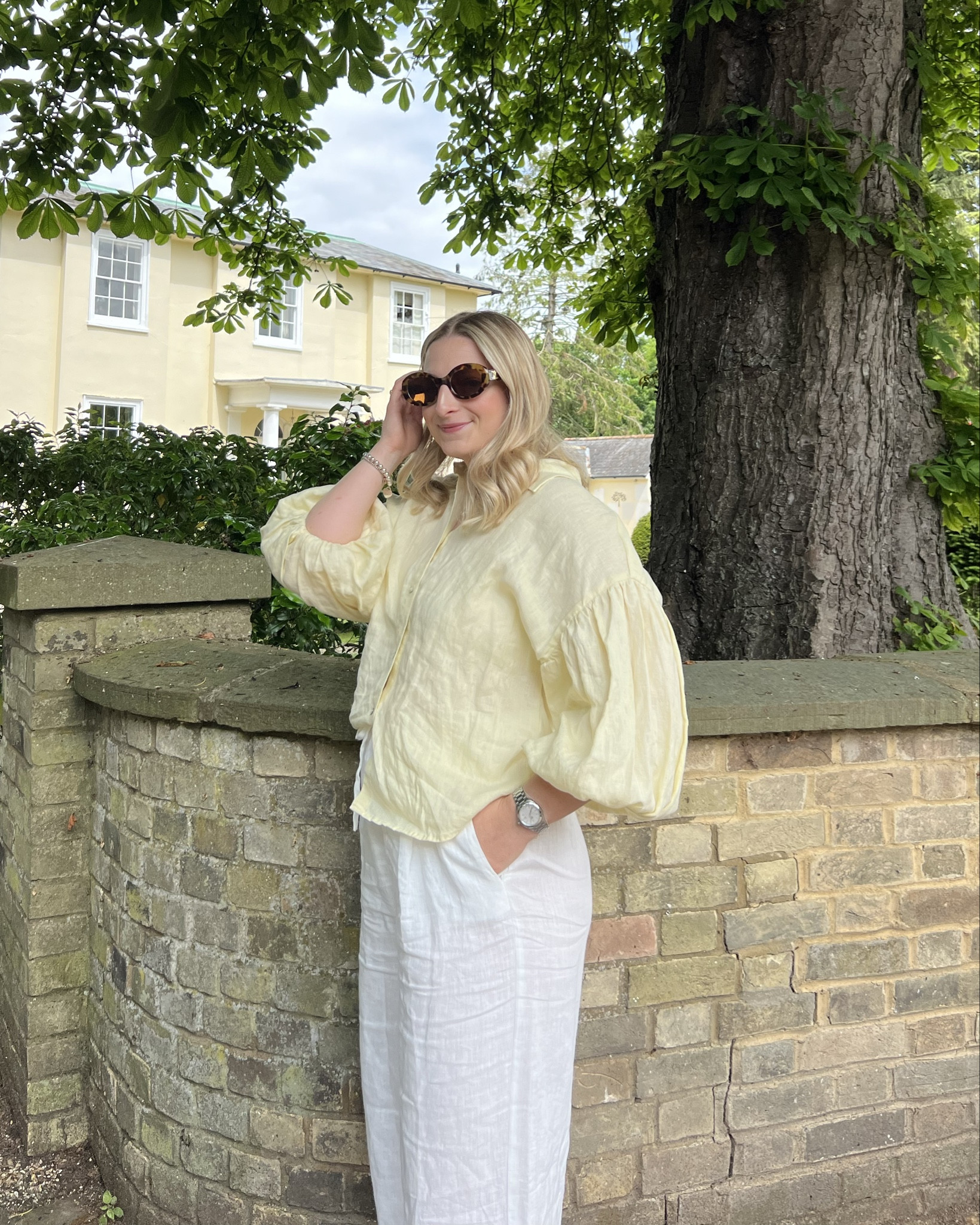 Butter yellow is definitely my colour for summer✨💫🌞🧈🍋

Blouse - size M
Trousers - size M regular (need short but they were out of stock!!)

Mint velvet, linen, linen blouse, linen trousers, Hermes, Hermes Chypre 

#LTKeurope #LTKuk #LTKsummer