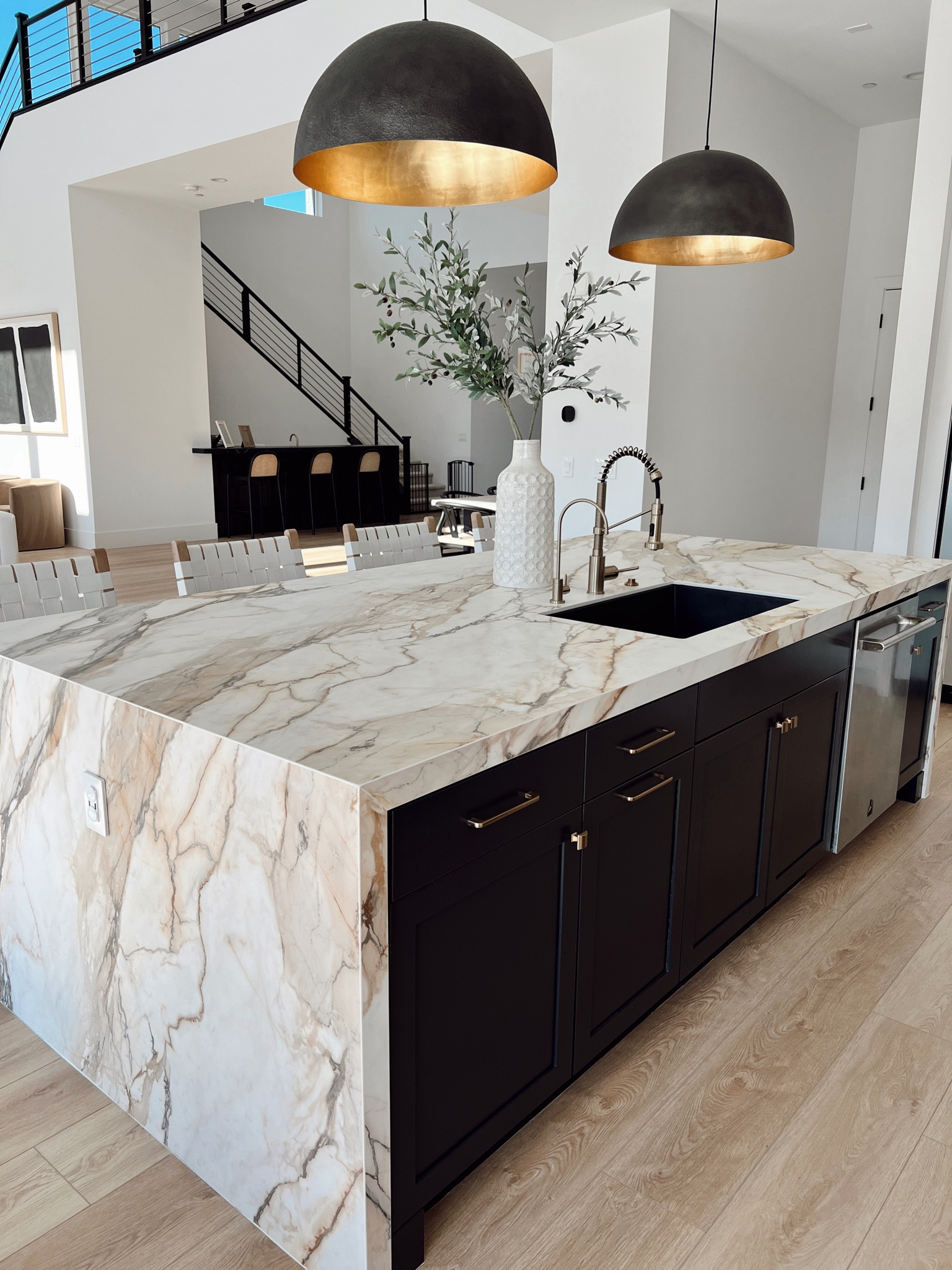 Kitchen island before and after. Used the color sherwin Williams iron ore 



#LTKhome
