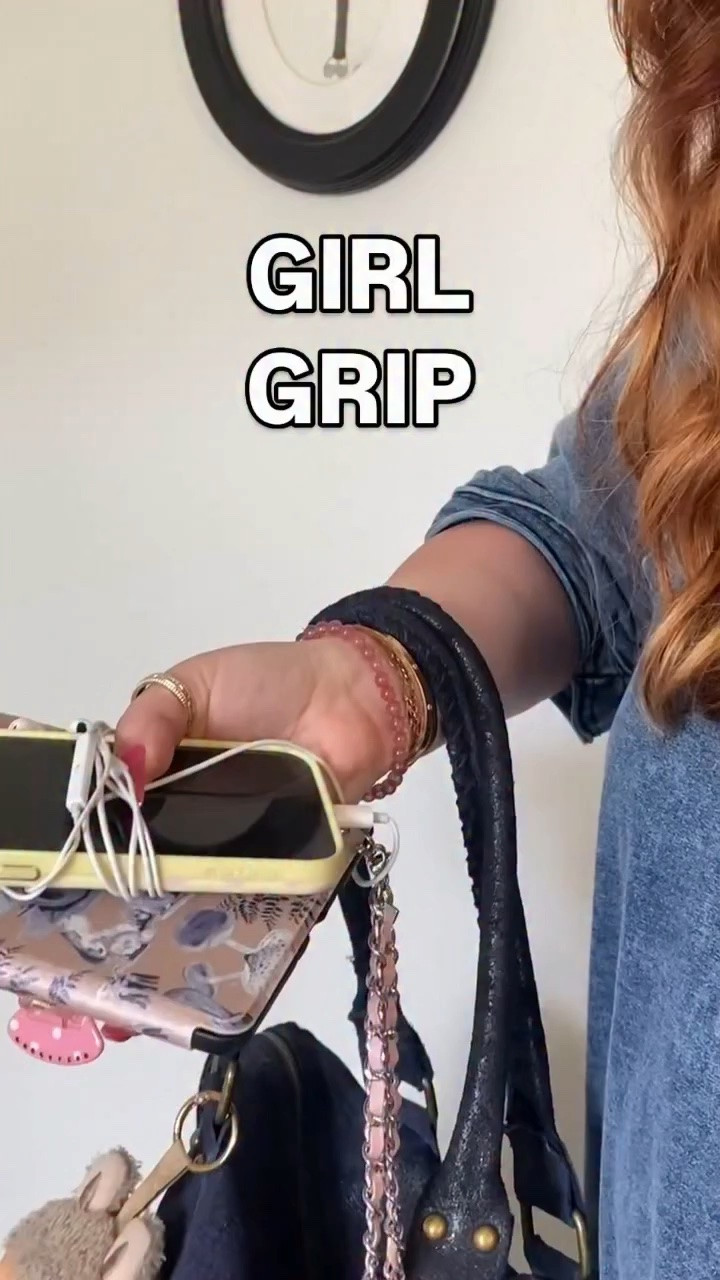 The power of girl grip 🤝

Girl grip . Rhode lip balm . Rhode peptide lip treatment . What’s in my bag . Bag charms . Kindle . Emi jay claw clip .  Lip liner . Pink aesthetic .