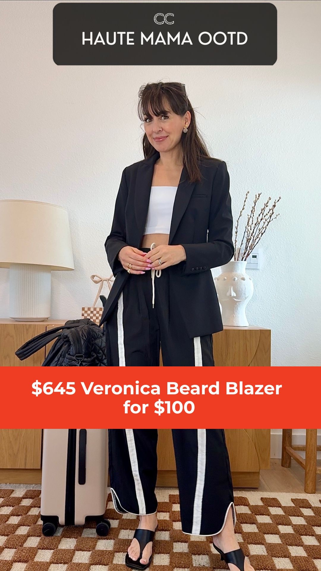 Finally restocked. My most requested designer inspired fashion find that is identical to the original version from Veronica Beard.

￼ Find 5’4” and wearing a size extra small. Displayer is also interchangeable with the Veronica Beard zip in collars.