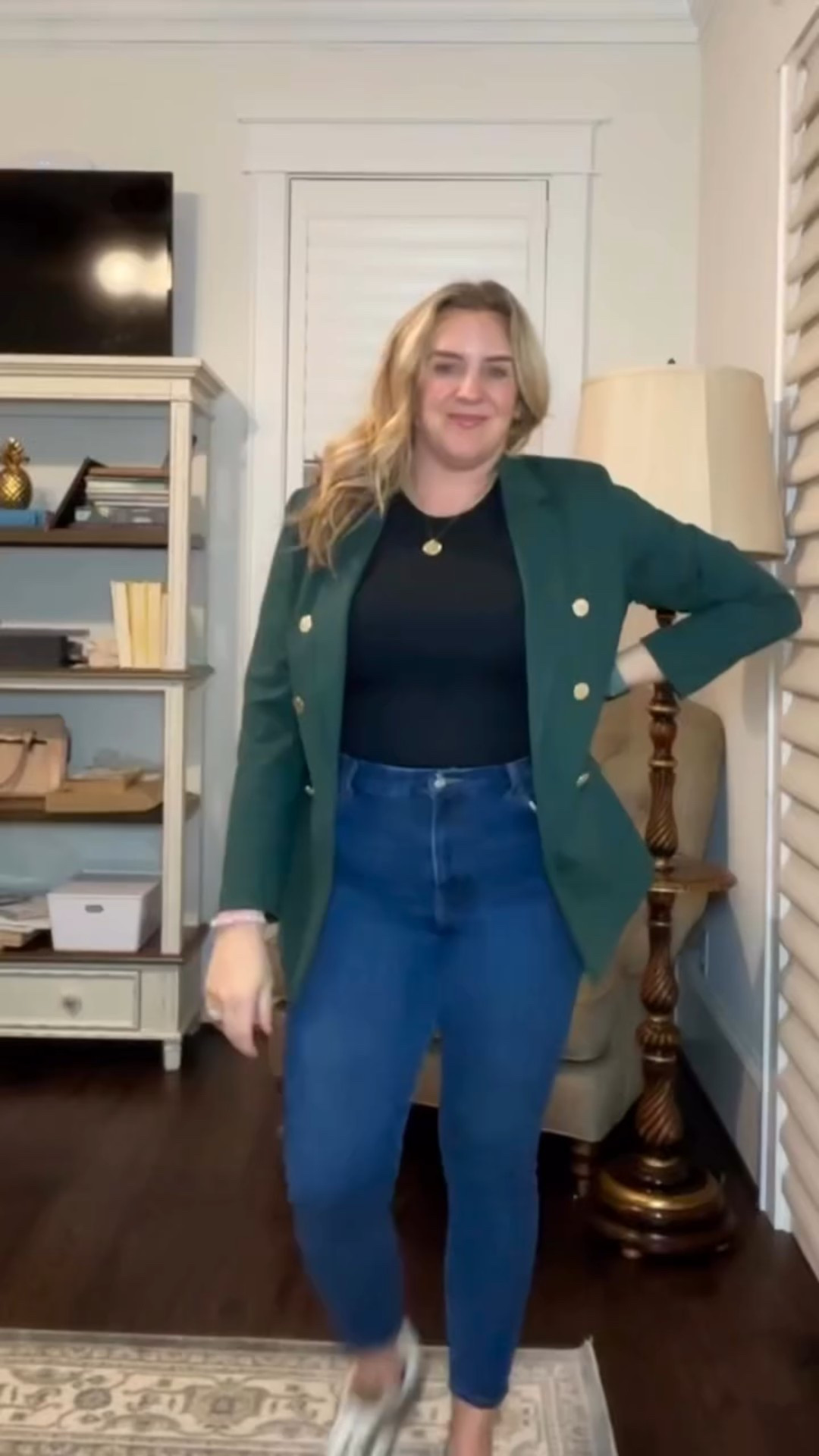 Oh hiiiii! Allow me to reintroduce myself! I’m Sara and I’m so glad you’re here! Here’s a little about me: 

- Mom of 2 + 💍👰🤵
- I ❤️ fashion, fitness, shopping, skincare & makeup
- on my health journey and 50lbs down (yay weight loss)
- excited to make 2026 my year (brand deal here I come)

Let me know where you’re from! 👇🏼👇🏼👇🏼

#microinfluencer #contentcreator #smallcreator #momcreator #midsizefitness