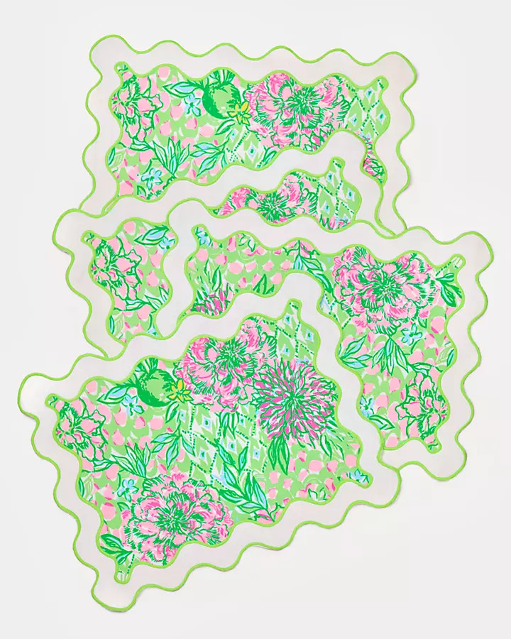 Printed Scallop Table Runner | Lilly Pulitzer | Lilly Pulitzer