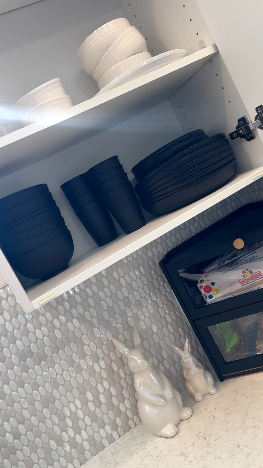 Dinnerware set that looks high end ceramic but it’s actually plastic. Perfect for those who have little ones. Durable, microwavable/ dishwasher safe

#LTKSpringSale #LTKHome #LTKdayinmylife