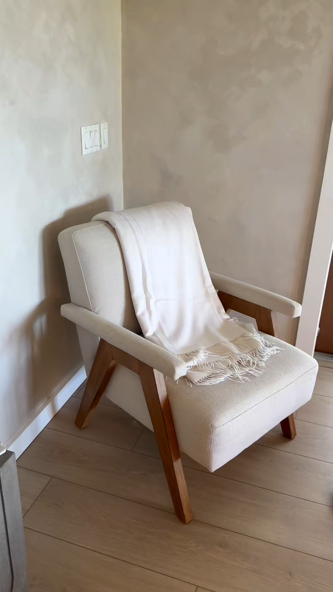 The best @onequince cashmere throw!!!! It’s unbelievably luxurious, best price point you’ll find for this material, and so beautiful!!! #quincepartner 

#LTKmorningroutine #LTKselfcare #LTKGiftGuide