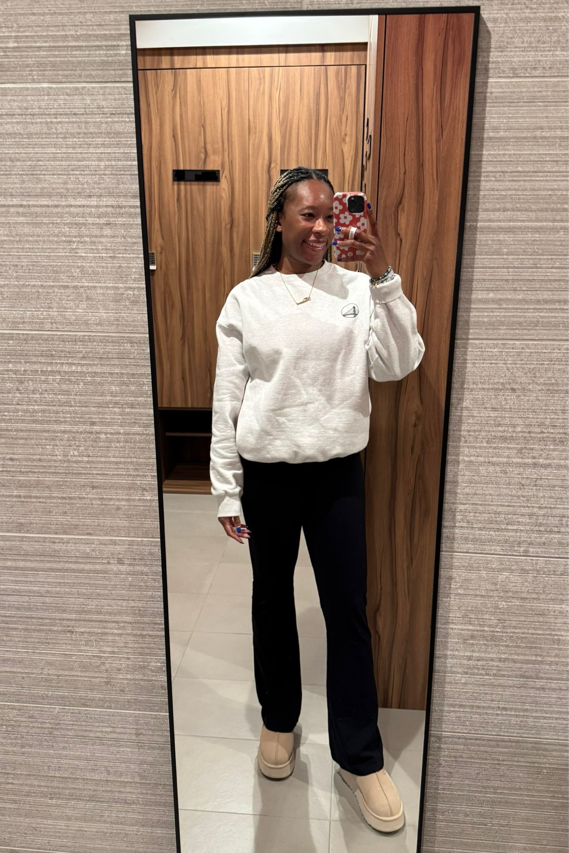 Cozy work fit as a woman in sports

Nike
Vitality
Ugg

#LTKWorkwear #LTKShoeCrush #LTKStyleTip