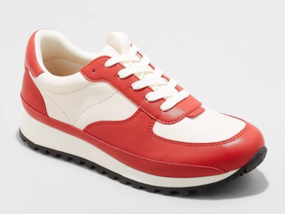 Perfect Heart Mama sneaker under $30! ❤️‍🩹😍