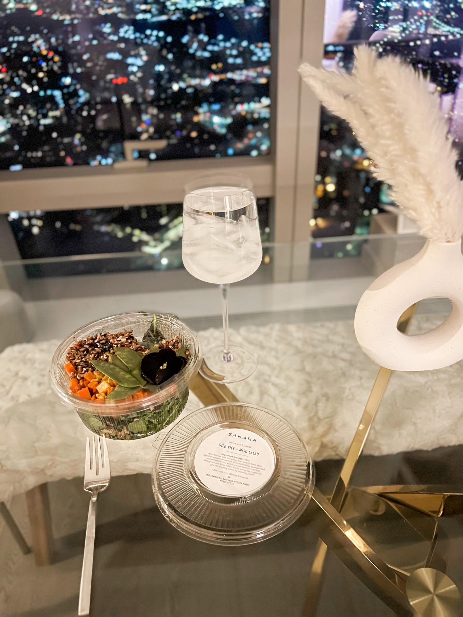 🌱 20% off Sakara | code: XOTAYNYC 
Sakara signature nutrition program, vegan dinner, healthy lifestyle, clean eating, plant-based diet, neutral home decor, dining table decor, modern luxury NYC apartment decor

#LTKGiftGuide #LTKfit #LTKhome