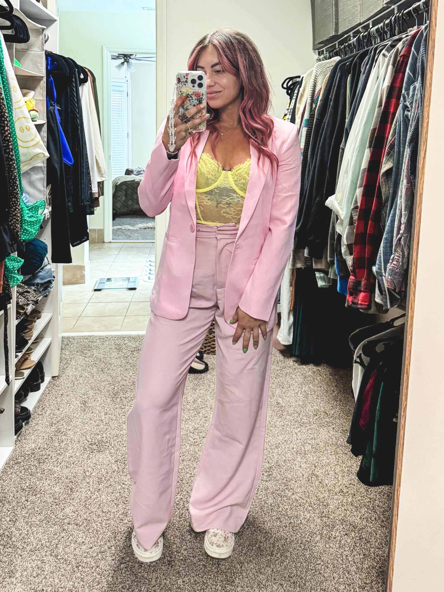 Linked some similar pink blazers bc the Vici one has been out of stock! 