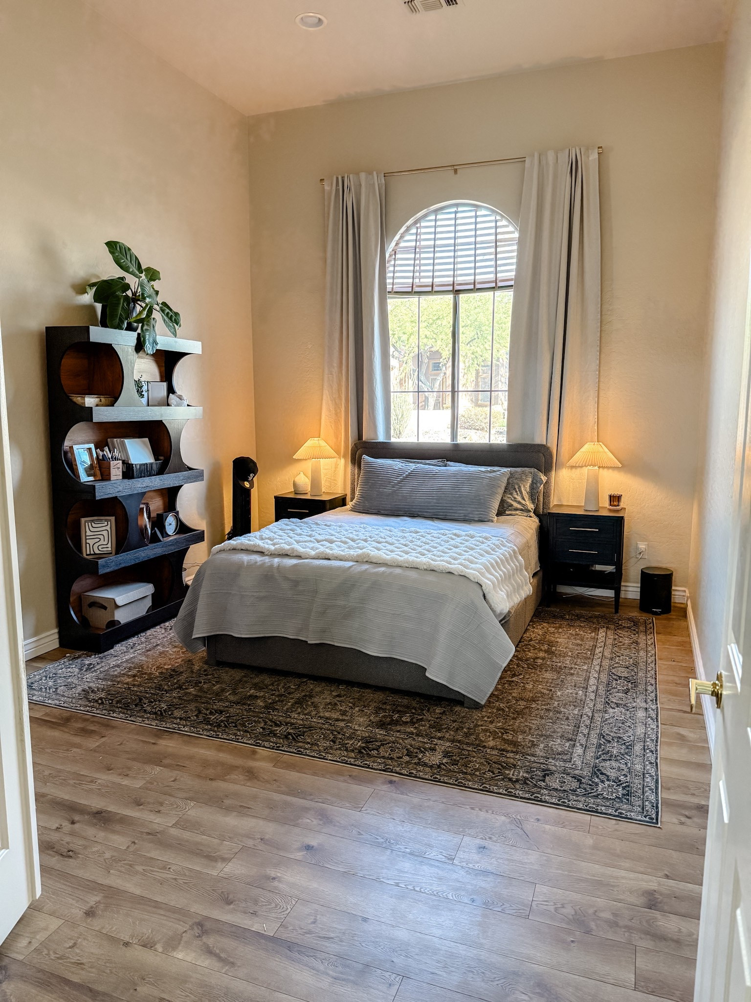 POV you don’t need to spend a fortune (or make permanent changes) to create a space that feels completely their own. This room got a whole new look without breaking the budget! I’m sharing all the finds + easy ideas to recreate this look, or to make it your own! #HomeDecor #TeenBedroom

#LTKHome