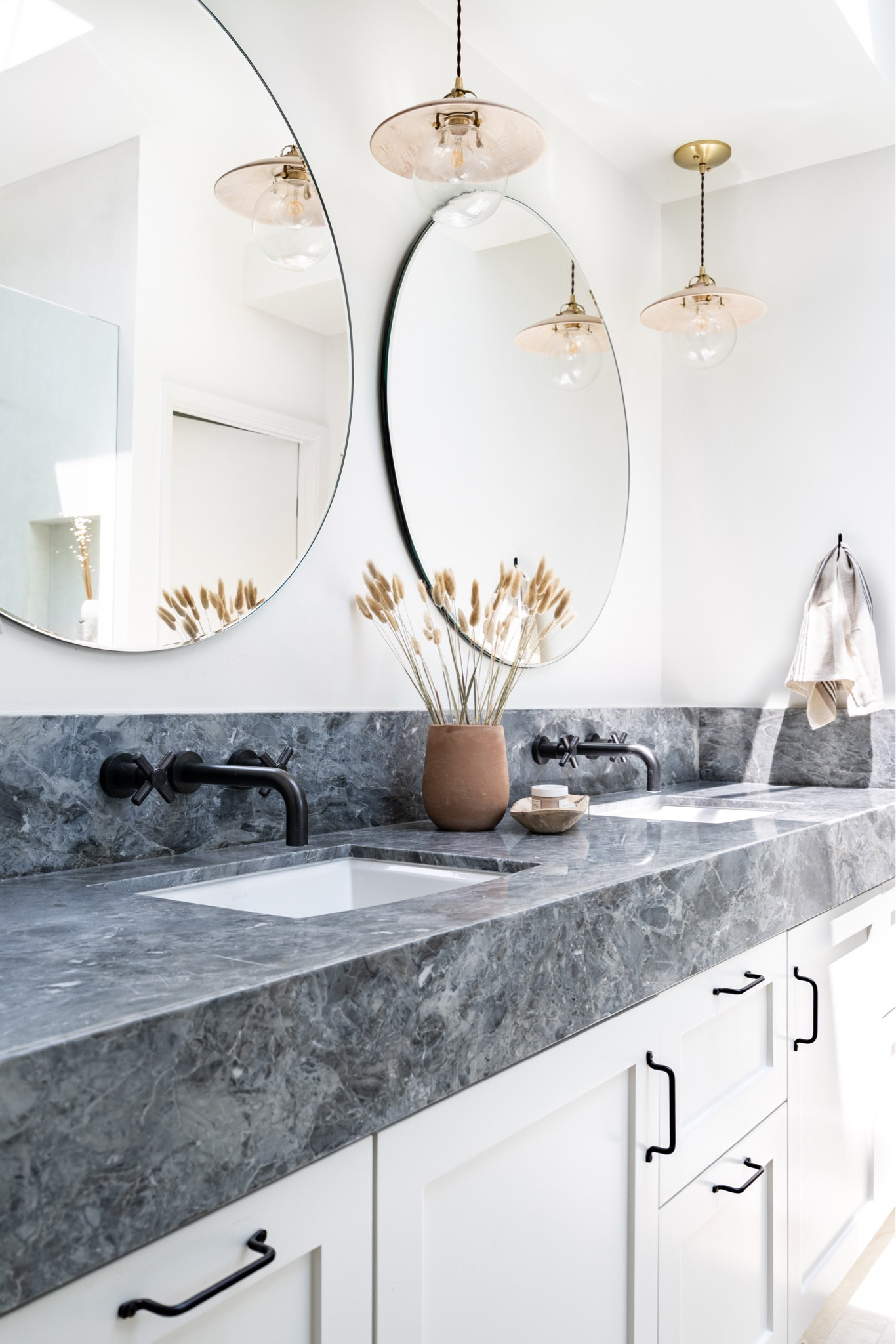 Luxurious primary bathroom inspired by California casual style with earthy tones and textures.

#bathroomremodel #primarybathroom #interiordesign #homedecor


#LTKunder100 #LTKhome