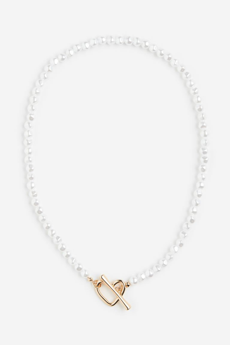 Short necklace | H&M (UK, MY, IN, SG, PH, TW, HK)