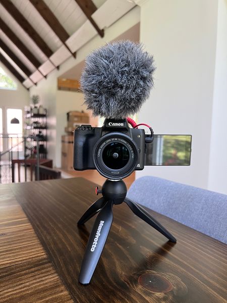 The Canon M50 vlogging set up I used for years!