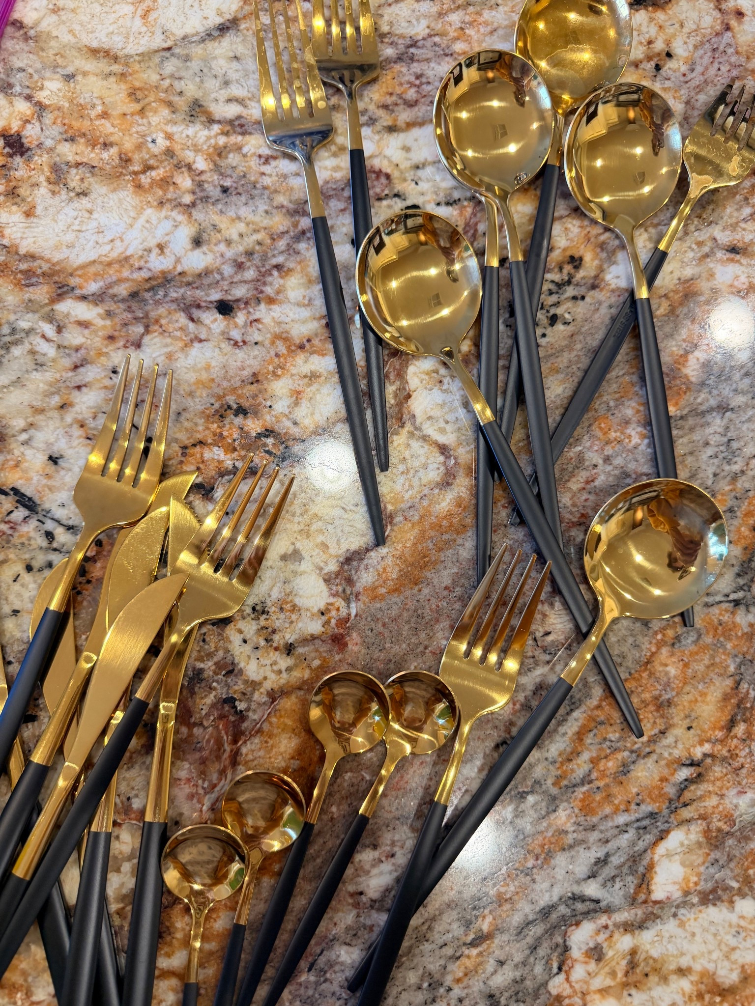 Stainless steel flatware 
Dishwasher safe 

#LTKHome