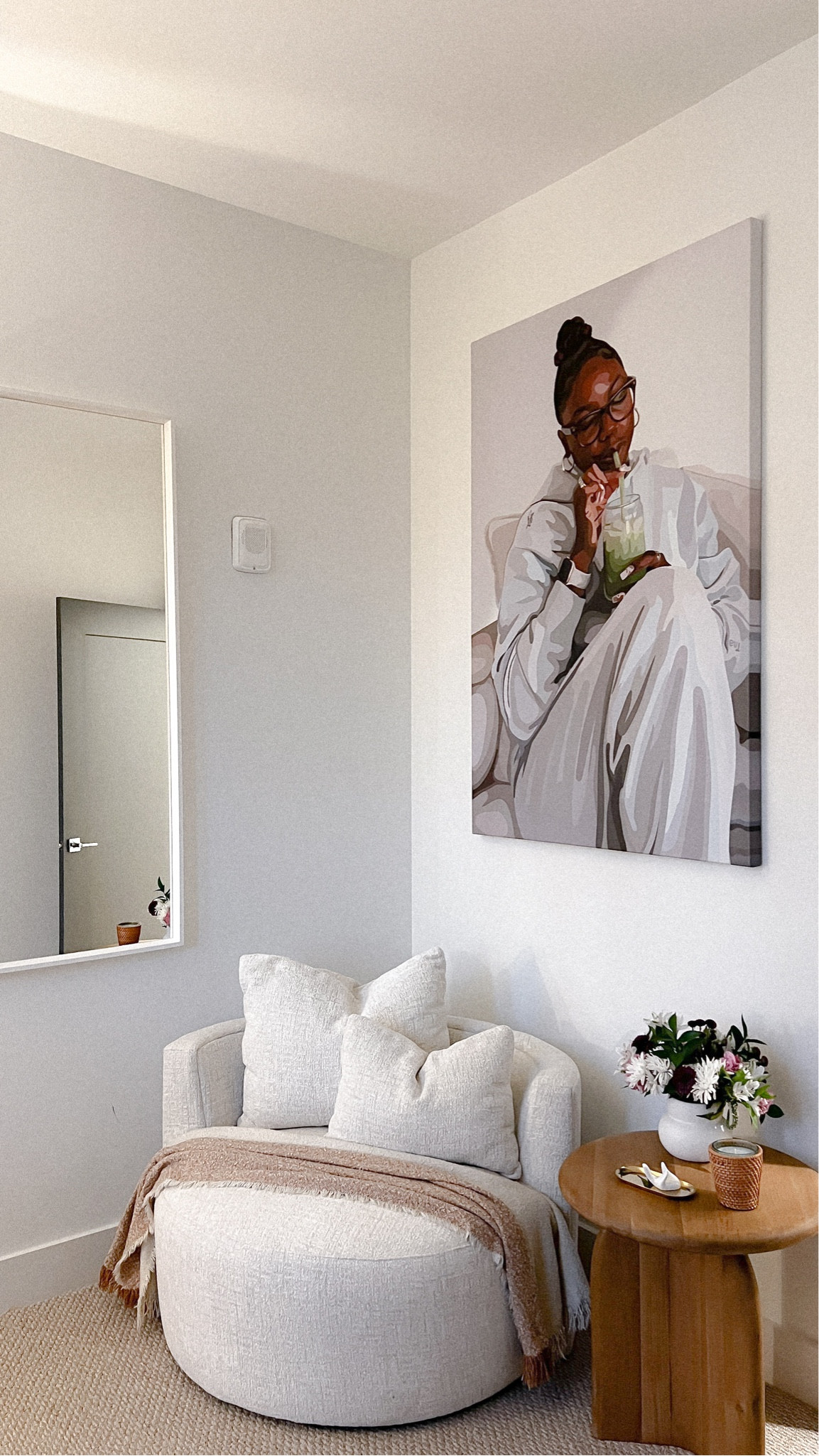 cozy office nook ☁️

wall art is from Smard Art 